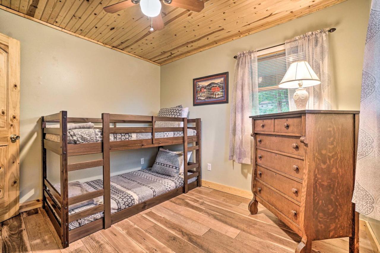 Trinity Oaks Escape With Hot Tub And Fire Pit Villa Clayton Kültér fotó